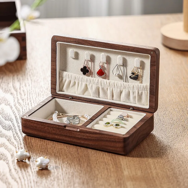 Boite-à-bijoux-en-bois_