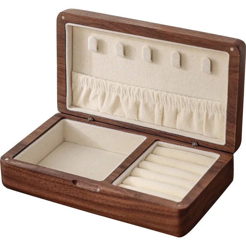 Boite-à-bijoux-en-bois